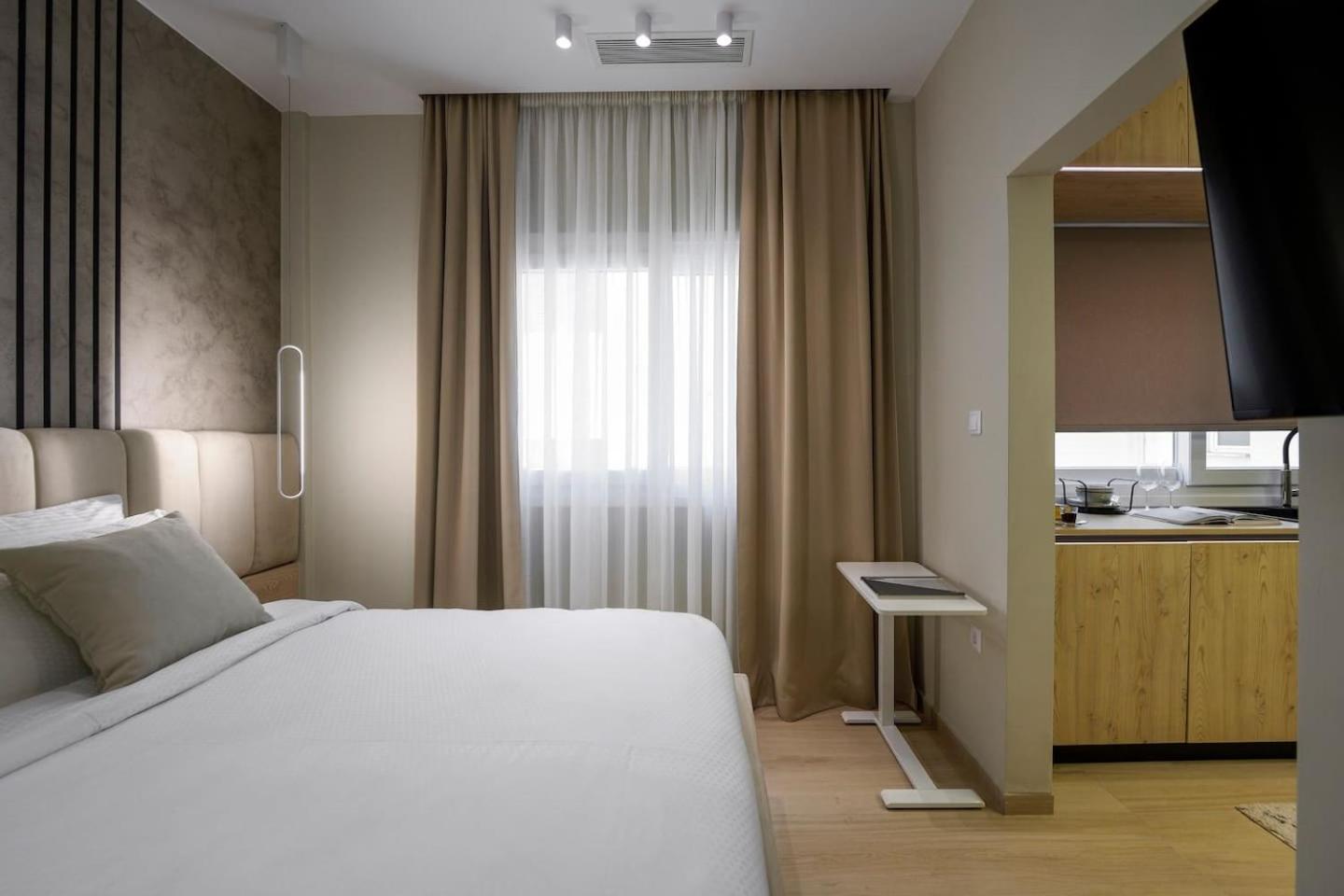 Aristotelian Virtues - Elpida Apartmán Soluň