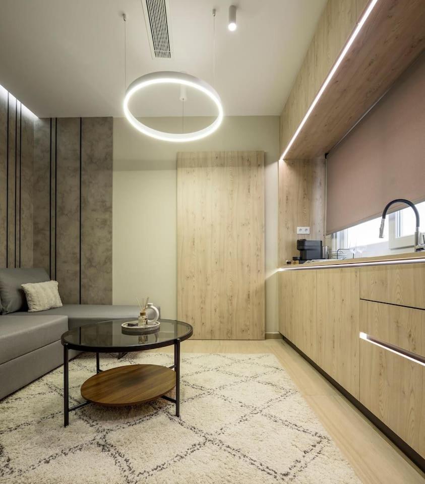 Aristotelian Virtues - Elpida Apartmán