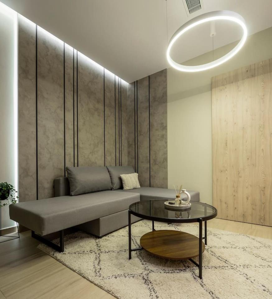 Aristotelian Virtues - Elpida Apartmán *