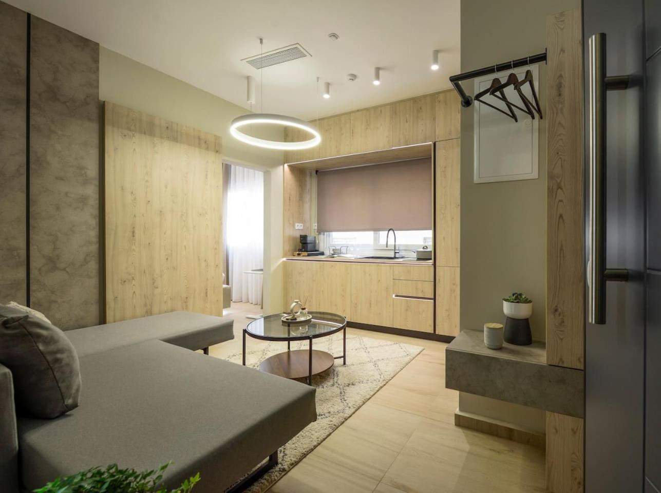 Aristotelian Virtues - Elpida Apartmán *